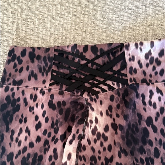 Leopard Print Sports Bra and Leggings Set extra large fabletics new with tags - Picture 7 of 12